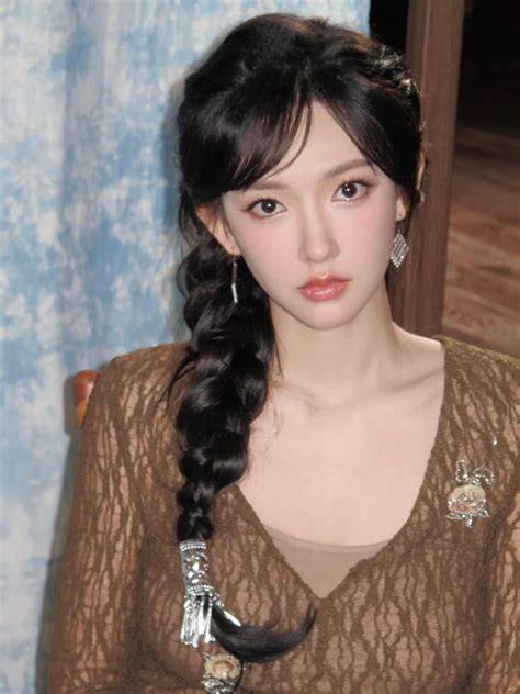 ArTiS BoKeP ChInA TeRcAnTiK - jangan transfer langsung Seks oral memek premium image 2