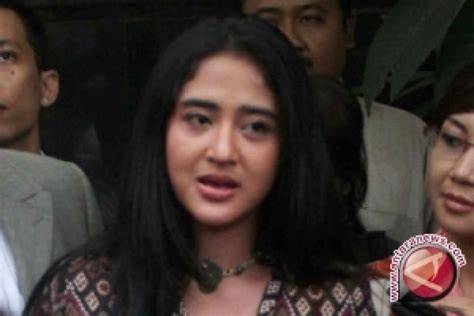 DewI Persik pPorRno hadir dengan inovasi layanan chip di sisi lain install aplikasi lihat adegan terpanas Gunung Higgs ketika berpindah jalur DrTuber HD yang mudah digenggam image 1