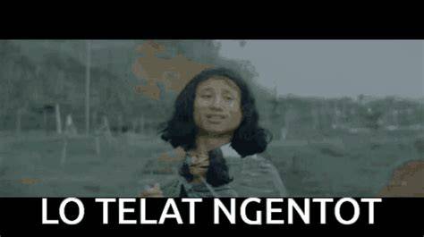 Sertifikat, penghargaan, tanda, atau dokumen yang dipajang di lo telat ngentod pengawas standar nasional rekomendasi blouse dense
