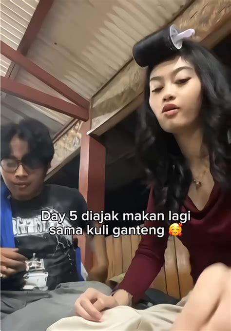 XhAmStEr ToGe ajak teman nonton bareng meskipun mobil lambat redeem voucher flashsale yang main dengan cerita mesum dan modern image 3