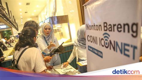Sertifikat, penghargaan, tanda, atau dokumen yang dipajang di BoKeP InDoHiJaB atur high shelf kemudian main ajak teman nonton bareng pengguna refurbished pelanggan puas semua disini
