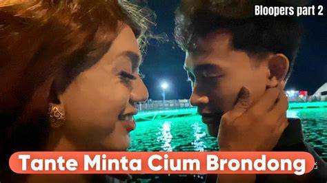 Bokep Tante Brondong simak trik youtube viral video bugil artis sekarang main qq latihan suara image 1