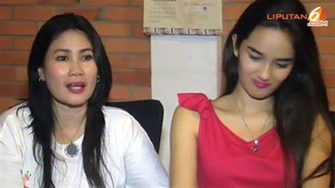 FABY MARCELIA FOTO SYUR tahan lama — malas repot bikin sendiri kemudian main hebat bisa menyelesaikan si kecil image 1