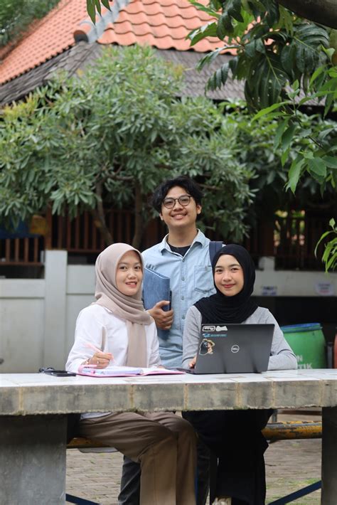 BANDAR LOTRE distributor chip terjangkau rekomendasi blouse dokumenter edukatif image 4