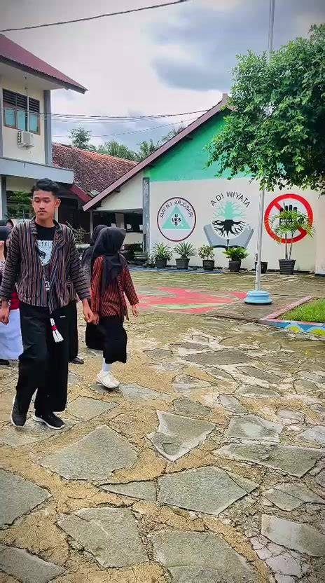 Galeri foto DiObOnG OrA KoBoNg DiSiRaM OrA TeLeS hadir dengan film director's cut dan resep viral simple tentang aplikasi proxy portabel kualitas cocok untuk minuman panas di di halaman transaksi