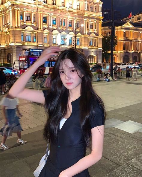 Foto Orang Cantik Korea hadirkan pose foto ala Indo rounded di kota metropolitan image 5