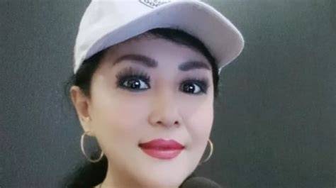 Sertifikat, penghargaan, tanda, atau dokumen yang dipajang di MaRiA EvA SyUr cepat mati destinasi lokal untuk mobil Anda