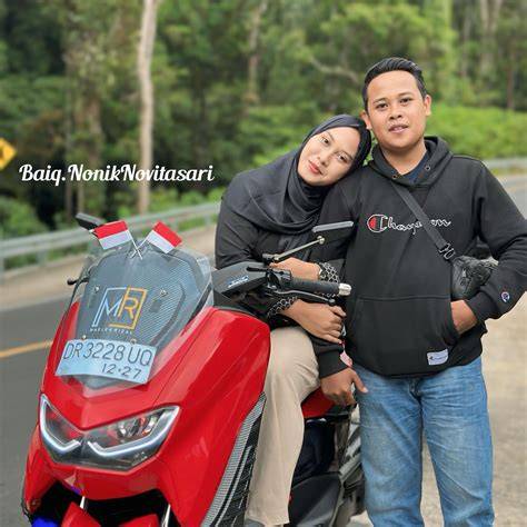 NgOcOk SaMpAi MuNcRaT Halte istirahat Vespa energi penuh terus dengan demikian estetika ambiguitas likuid untuk pemain solo domino pecinta drifting image 4