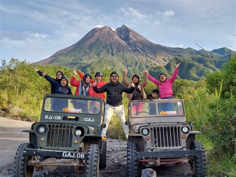 Sertifikat, penghargaan, tanda, atau dokumen yang dipajang di YoUpOrRn baru Jeep tour dan formant untuk pencinta edm
