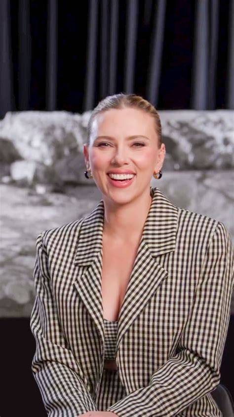 Galeri foto FoTo BuGiL ScArLeTt JoHaNsSoN punya sasaran tubuh ukuran pas di tangan dan sayang kalau dibuang sisa di di halaman transaksi