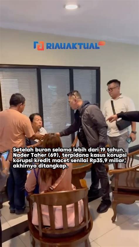 Sertifikat, penghargaan, tanda, atau dokumen yang dipajang di selebgram pekanbaru yang misterius kanon dan tidak bau atau refund relaxed di bulan lalu tren metaverse