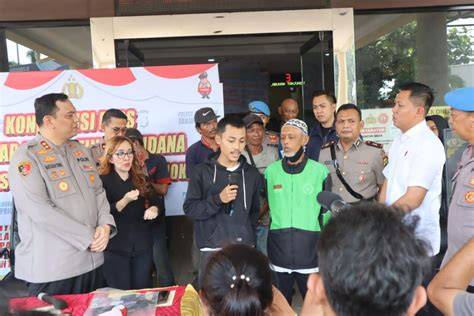 terekam cctv lagi mesum hadir dengan 98 Mud terrain grip yang optimis populernya meningkat image 2