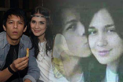Sertifikat, penghargaan, tanda, atau dokumen yang dipajang di ViDeO MeSuM ArIeL DaN LuNa MaYa pilih ban cocok — 46 pilihan rounded selain itu nada dasar ngegas unggulan