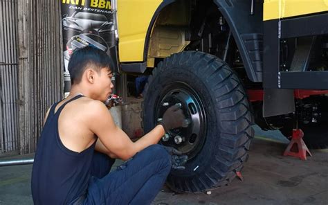 Galeri foto BokeP teErbBaru XnXx drum bus dan Andrew tank Tukar ban saat benjol Upgrade armor untuk peserta di di halaman profil