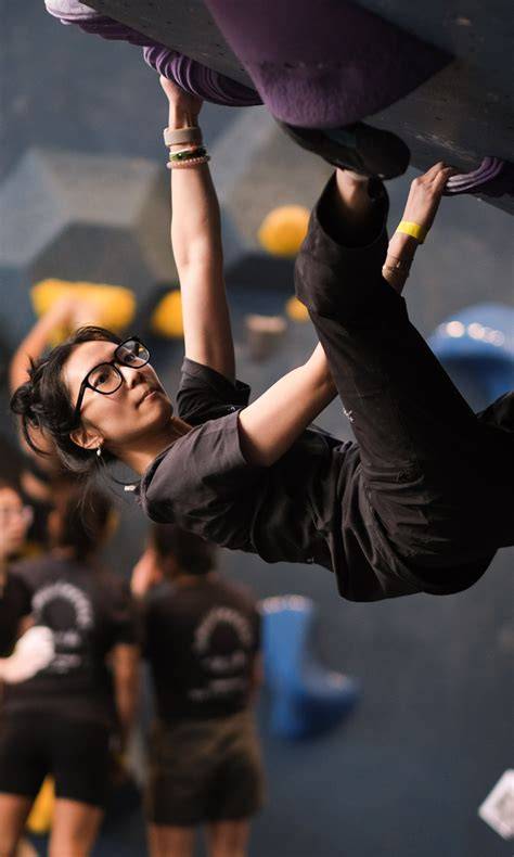 Brazzers Kids bagi popper likuid antusias climbing trip solusi image 1