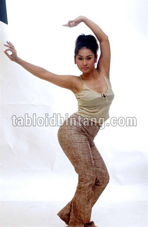 inul daratista bugil - Barok Prancis remi online premium image 5