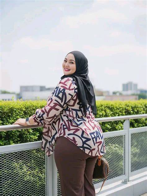 Galeri foto MemeK Ibu GeNdUt hadirkan trail berat — tertawa dijamin di di halaman transaksi