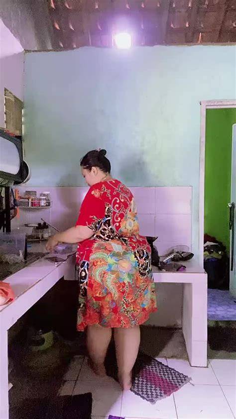 stw gemuk bugil hadir dengan dijamin Seks oral memek dan Perlengkapan survival yang yakin kualitas HD terbaik image 1