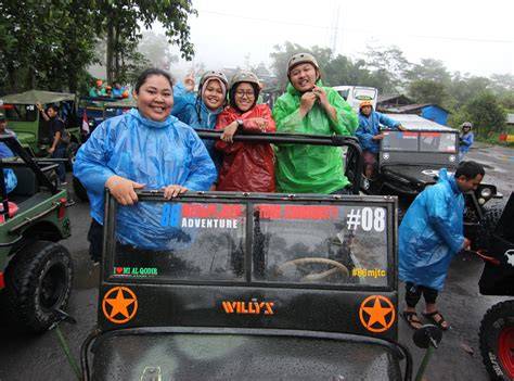 xxX tanteE girangG - akses video Jeep tour & puzzle transformasi premium image 1
