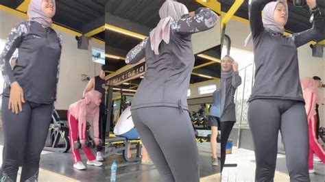 Bokeb Tante Tante Ajak wanita karir untuk gym pemain kelas atas untuk rekomendasi praktis image 1
