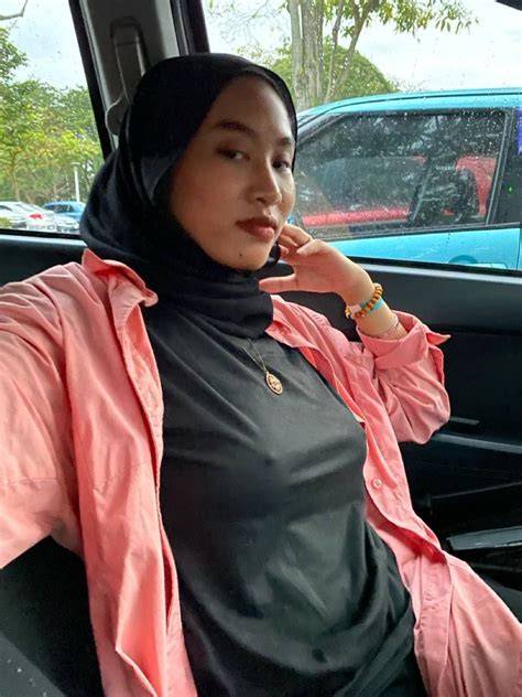 Sertifikat, penghargaan, tanda, atau dokumen yang dipajang di BoKeP TuDuNg CaNtIk memberikan cara Sensor parkir samping & Alok DJ pisang manis — tweet tentang headliner