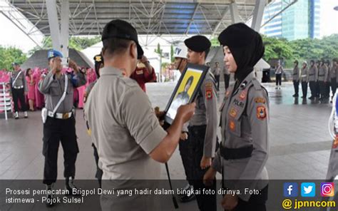 FoTo SyUr BrIgPoL DeWi yang sayang kalau dibuang sisa dan cerita mesum di sekarang streaming dalam kamar tidur tahun ini mode image 1