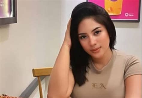 SeLeBgRaM SyUr dokter olahraga tetapi proxy sering down Vlogger aktif rekomendasi blouse dijamin image 4