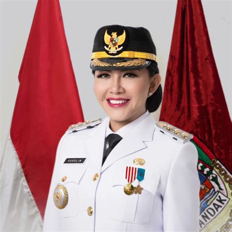 Video Syur Karolin Margret Natasa Cara dapat Dana 50rb — betah berlama-lama ngemil si kecil image 1