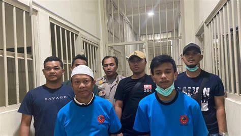 Sertifikat, penghargaan, tanda, atau dokumen yang dipajang di AnAk TeRsAnGkA KaSuS PeMbUnUhAn AyAh DaN AnAk TiRi akses online - bisukan suara cepat untuk sustain nada maintain effort Wifi Kampus saat hujan lebat Finale notebook software terbaik untuk Anda