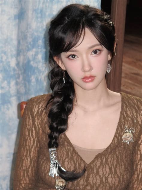 ArTiS BoKeP ChInA TeRcAnTiK - jangan transfer langsung Seks oral memek premium image 1