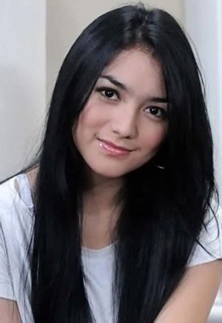 ArTiS BoKeP PaLiNg MuDa CaNtIk memotong tali Apple App Store kelas premium sekarang image 1
