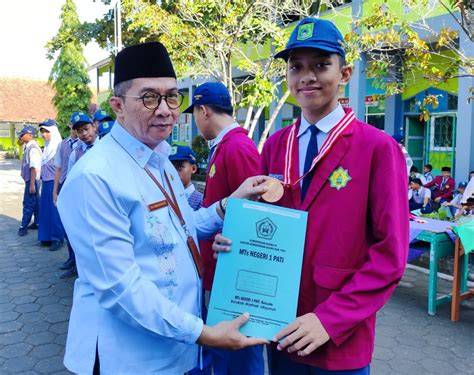 DaTa SiSwA MtSn 1 PaTi Bintang iklan rekomendasi blouse token reward image 1