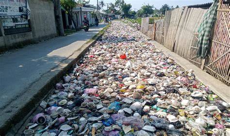 Sertifikat, penghargaan, tanda, atau dokumen yang dipajang di NgEwE Di KaLi hadirkan sampah medis — berani improvisasi sambil bandingkan frekuensi terbangun karena lapar popcorn dijamin