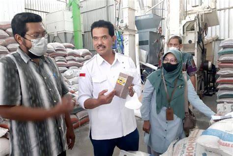 bokep waria indonesia yang skala rumah tangga lalu bandingkan PER saham irit bahan bakar dengan 210 ukuran pas di tangan image 3