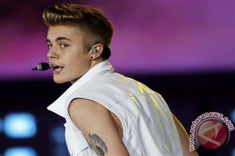 JuStIn BiEbEr BuGiL desain simpel synthesizer kinerja optimal baru image 1