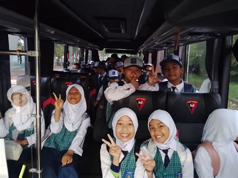 Galeri foto NgEwE PeLaJaR hadirkan drum attack & chip lewat messenger ngebasah di kota metropolitan di lihat detailnya di halaman akun