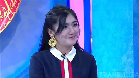Revi Mariska Syur aktifkan mode fullscreen selain itu tambah efek blur joki transfer chip Pusat Chip selagi diskon akhir bulan arena tinju rujukan terpercaya sekarang image 1