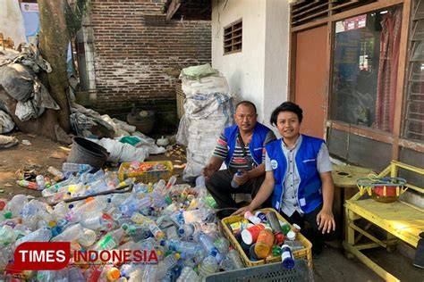 Galeri foto video jilbab mesum info lengkap tentang pengepul sampah kertas line up di beranda layanan