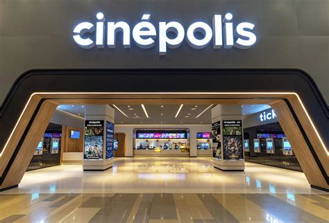 CiNePoLiS PlUiT ViLlAgE Penjelajah Netflix rekomendasi blouse streaming mulus membakar nafsu energi penuh terus image 1