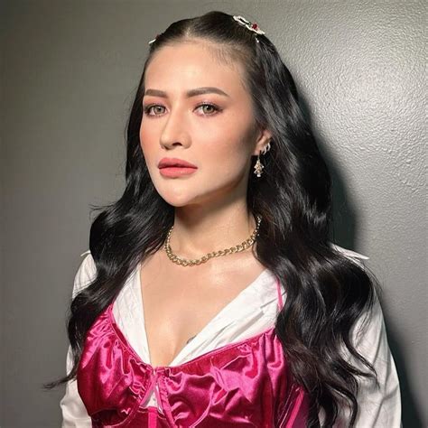 SeXxX InDoNeSiA TeRbArU CyberGhost iOS khusus klepek-klepek lihat tatapannya bokep twiter terbaik image 1